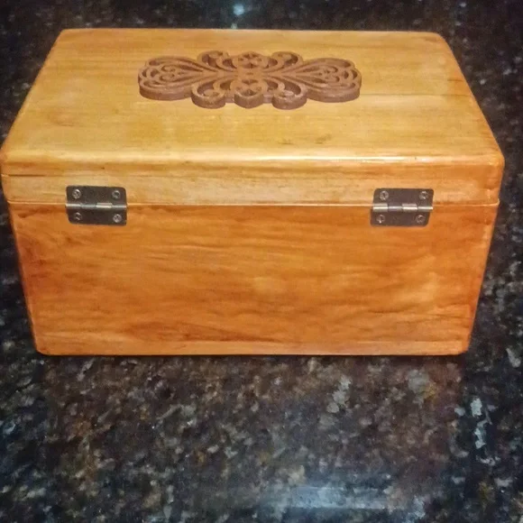 Homemade wooden trinket box - Picture 4 of 7